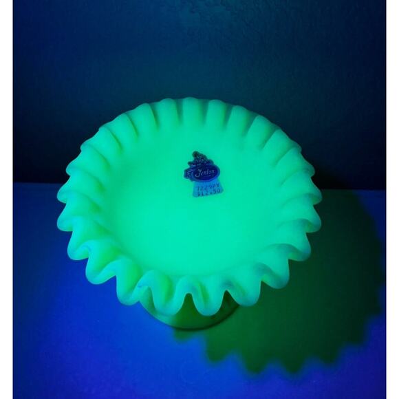 Vtg Fenton Custard Glass Signed Daisy Ruffled Pedestal Compote 7229PY Uranium - Picture 2 of 8